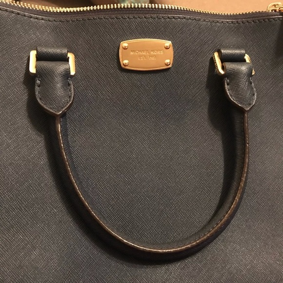 Micheal Kors Kellan Medium Satchel! - Picture 2 of 4